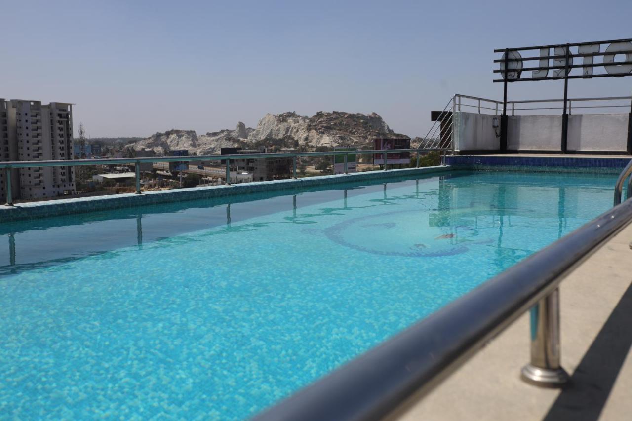Npg Hotel Bangalore Just 10 Mins Drive From The Kempegowda International Airport Exterior foto